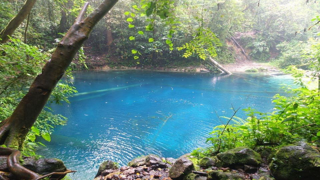 Danau Kaco: Permata Biru di Jantung Kerinci yang Memikat Wisatawan